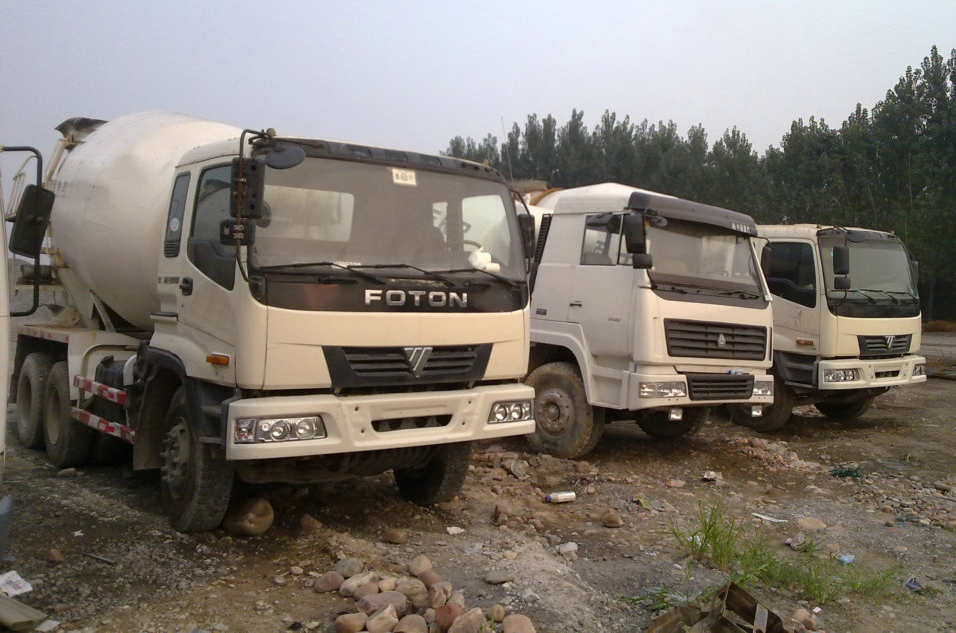 水泥运输车.jpg